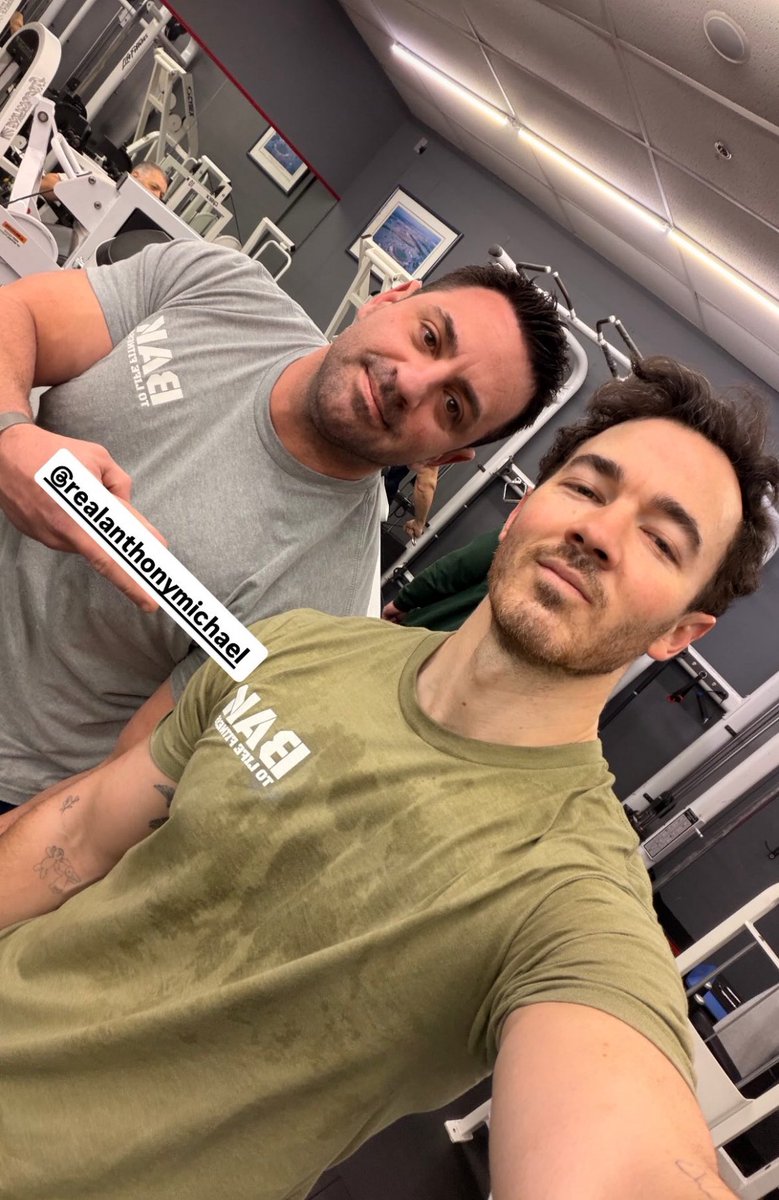 Kevin Jonas Hub tweet media
