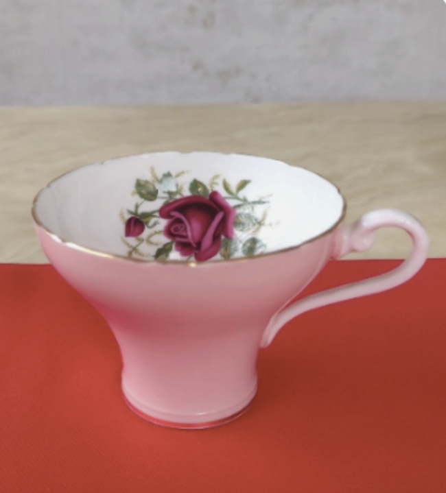 InessaW29's tweet photo. https://t.co/EPCSec6CmQ 

Check out Stunning Corset Vintage AYNSLEY Rose PINK &amp;Gold Bone China English Cup UK seller 

#MHHSBD #English #Aynsley #vintage #roses #cuppee #oldthings #interiordesign #mother #Flowers  #RARE #motherslove  #ShopVintage #VintageFinds #decor https://t.co/htIwEPHXLE