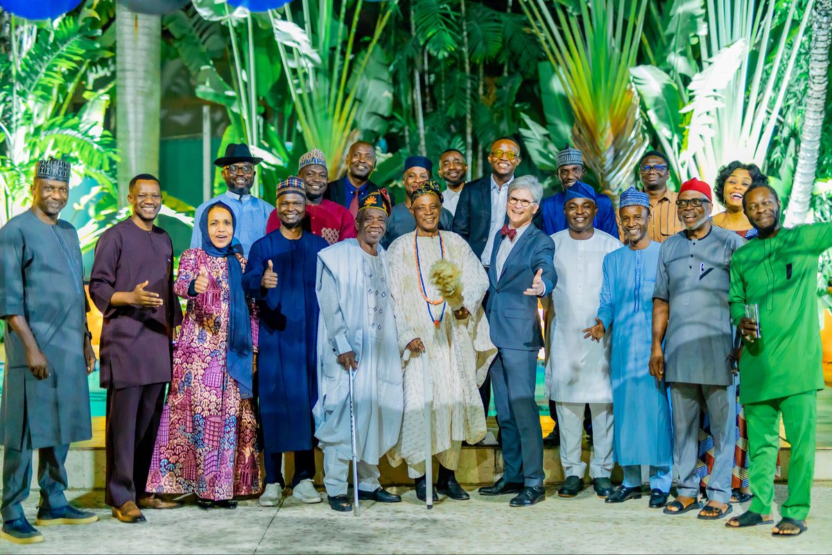 Had a great time last week at the Belgian universities’ alumni reception hosted by <a href="/BEinNigeria/">Belgium in Nigeria 🇧🇪🇳🇬</a>. Thank you to His Excellency, Ambassador <a href="/PieterLeenknegt/">Pieter Leenknegt</a> for the warm reception and for hosting such a memorable evening. 

<a href="/VUBrussel/">VUB</a> <a href="/ULBruxelles/">Université libre de Bruxelles</a> <a href="/TROPIMUNDO/">TROPIMUNDO</a>