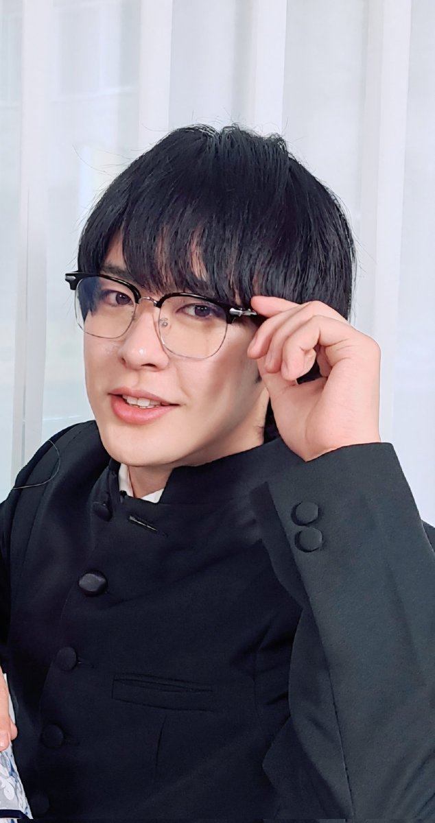 mango10482's tweet photo. 第一次解鎖縱慾大玩家
直接獲得保鮮膜衝臉
大丈夫だ！問題ない！d(ﾟ∀ﾟ)b
好險我的妝很堅固🤣

這次看到太一戴著眼鏡
斯文敗類設定讓我整個大歡喜！
平時看起來斯文無害的人
摘下眼鏡後其實才最危險吧！😍
@AduoEvent
@dekkai_chimpo https://t.co/Qpch6UOMdR