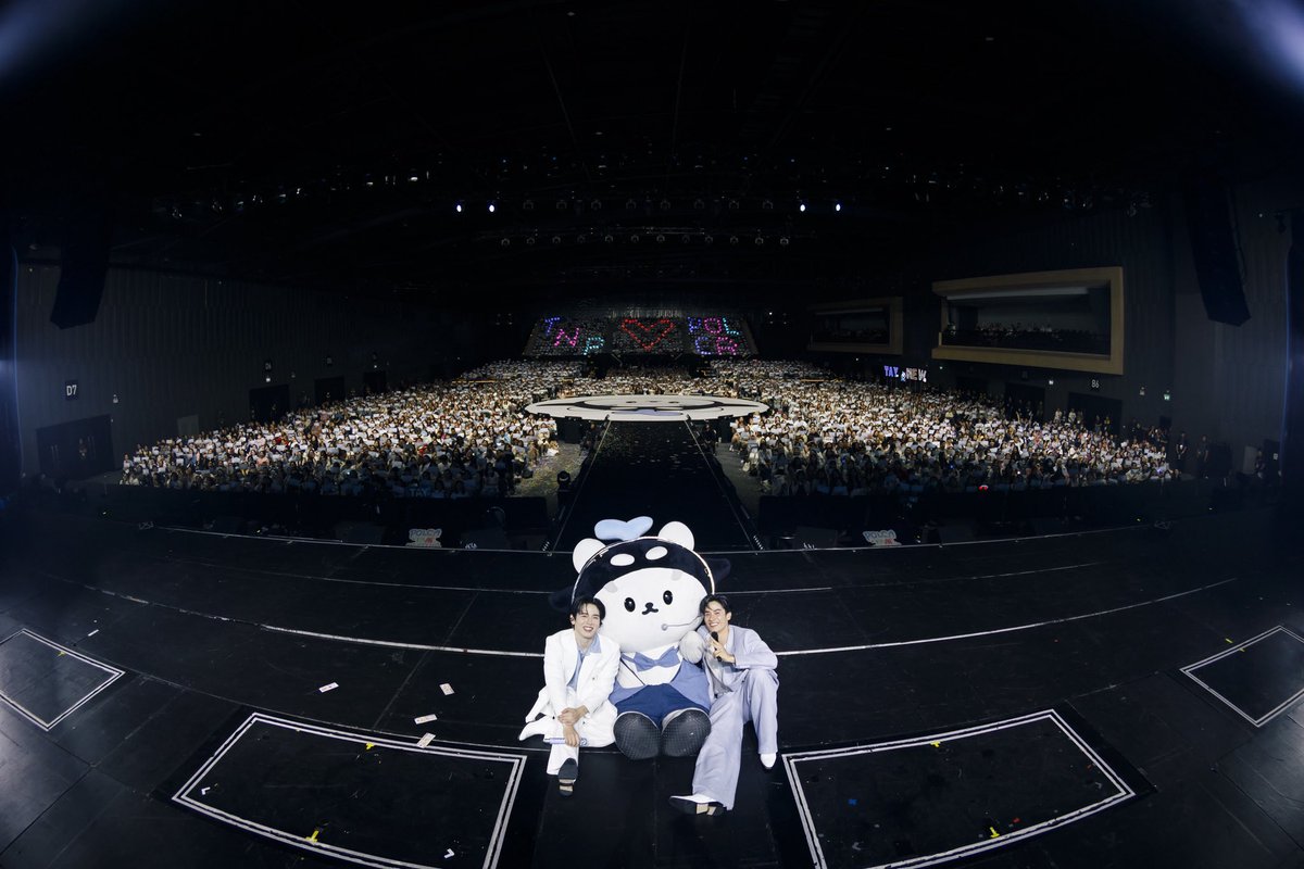 A•M LIGHT BOX tweet media