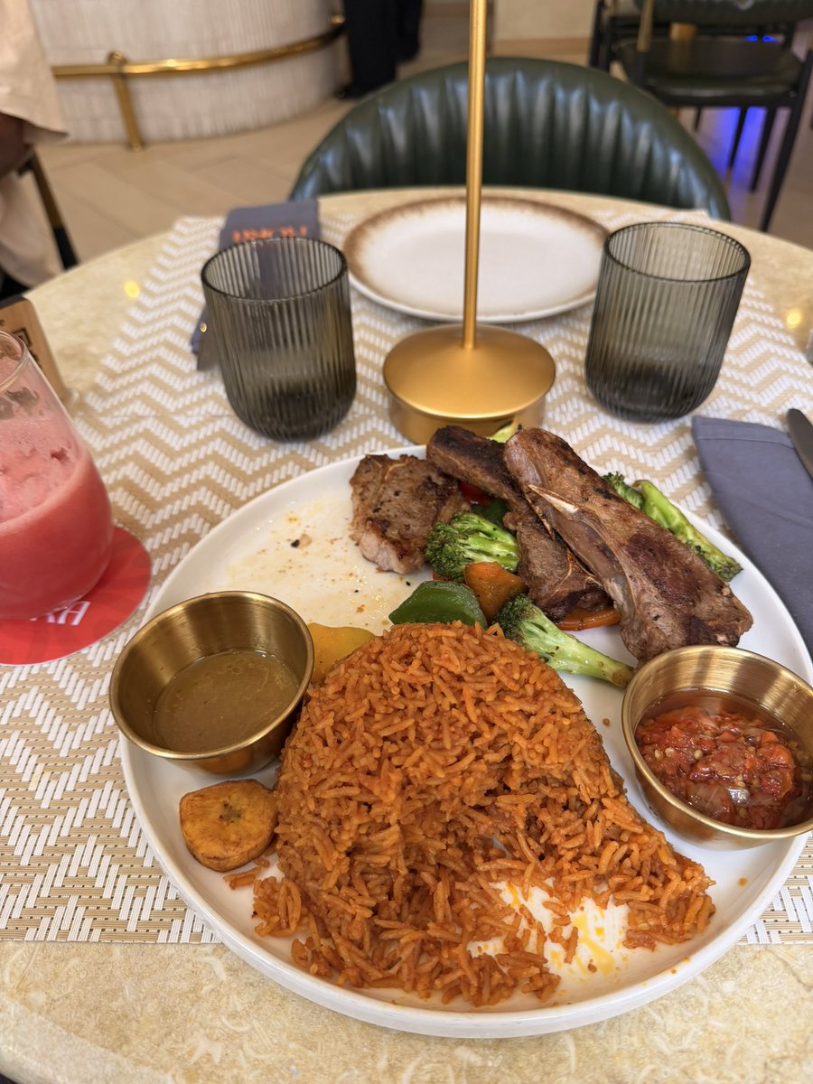 Banks ♞ tweet media