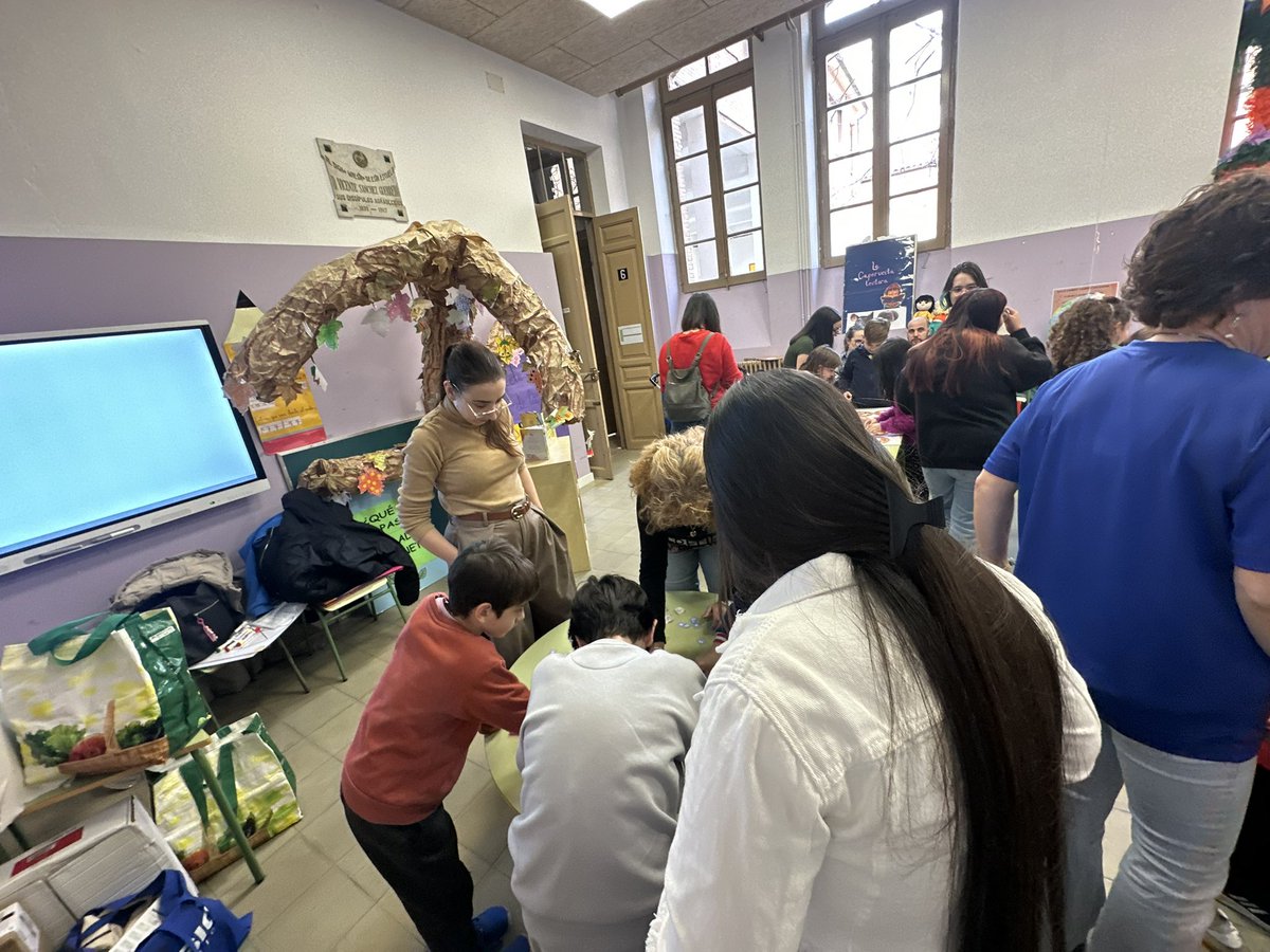 colemodestopal's tweet photo. Entre fracciones, risas y porciones de pizza, descubrimos que aprender en familia siempre sabe mejor.
Gracias por acompañarnos y por demostrar que, cuando sumamos, todo es más bonito.
#matematicasmolonas #junt@sumamos https://t.co/OcadO438Vb