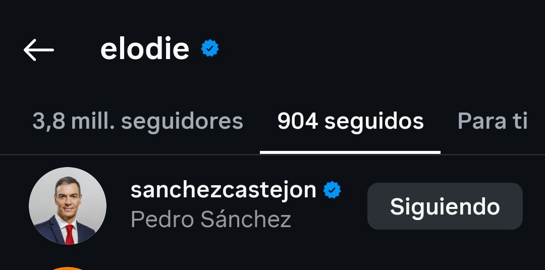 DAMIANISM0's tweet photo. una polla que elodie ha empezado a seguir a pedro sánchez esto no te lo puedes inventar https://t.co/zlcnZYG77b