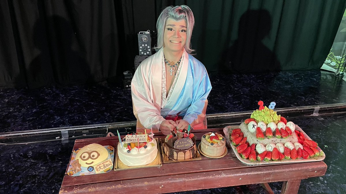 373Daikichi's tweet photo. 🎉本日リアルバースデー🎂

みなさま誕生日公演お越しいただきありがとうございました！
無事終演することができました！
また明日からも頑張ります！
明日は昼夜公演です、ぜひ来てください(^^) https://t.co/qZQQ4gWkld
