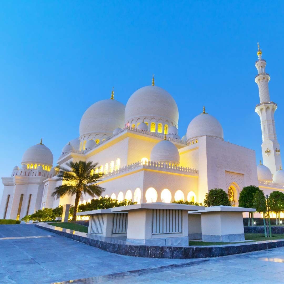 sociableearth's tweet photo. Abu Dhabi. So illuminating! https://t.co/a25CdrVBrI