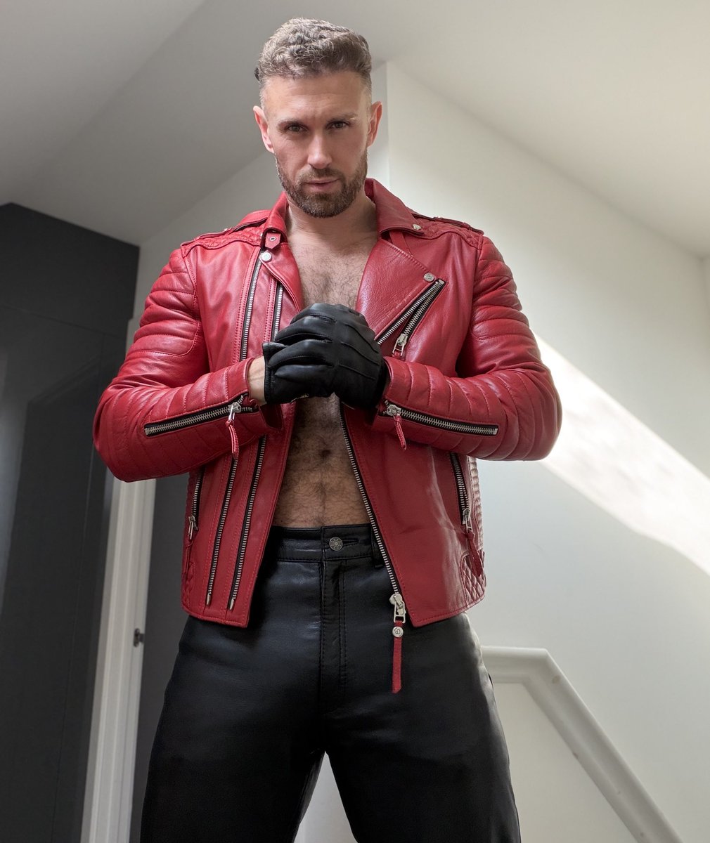 TheFindomKing's tweet photo. Playtime can begin 😈

The weekend starts here https://t.co/AtQw00roLz