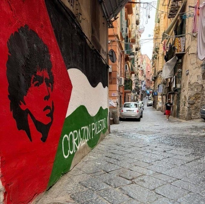 ultras_antifaa's tweet photo. A Diego Maradona and Palestine-themed mural seen on the streets of Naples. https://t.co/FlFTFJUlLg