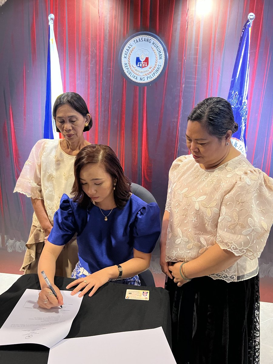 aciaa19's tweet photo. One month na as full-fledged lawyer. 🥹⚖️
Will forever treasure this moment. 

#AMYingForExcellence
#AMYzinglawyer
 #Bar2025 https://t.co/6m21AJ0K2e