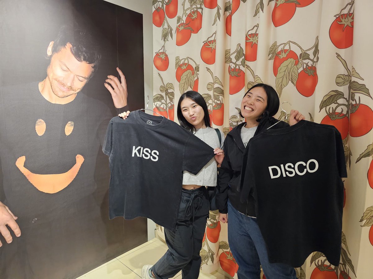 rainstormsswift's tweet image. kiss all the time. disco, occasionally.🪩 Popping up in Tokyo ❤️ @HSHQ #KATTDO