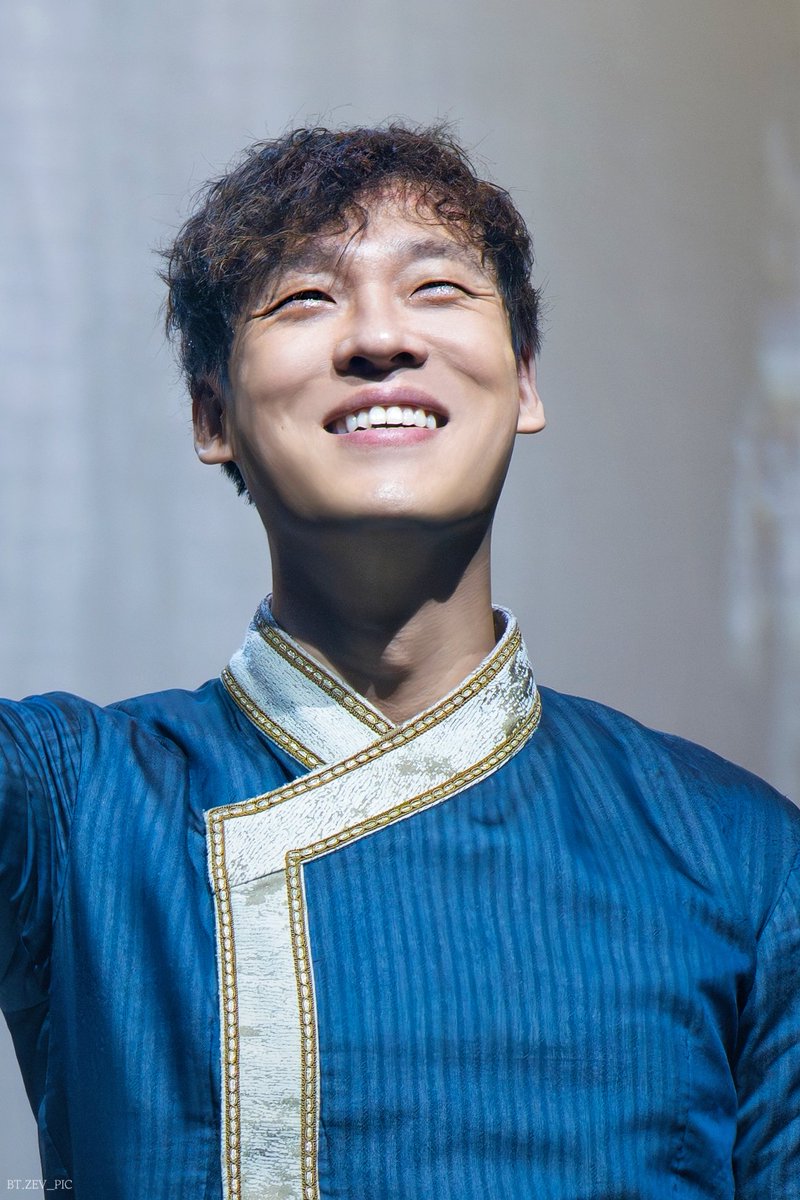 BT.ZEV_PIC tweet media