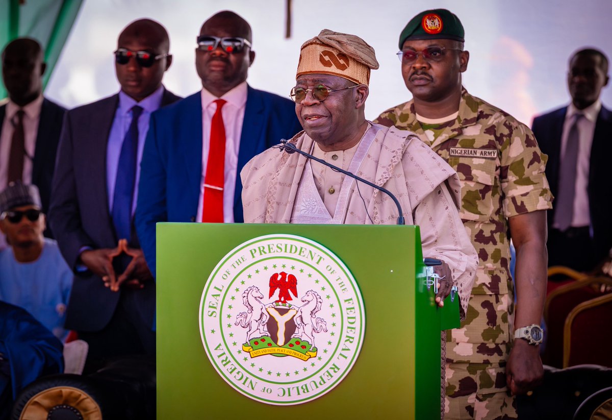 In  1999 Nigeria population was about 122million people... With actual revenue of $11billion...

Between 1999 to 2022 Nigeria population grew by over 100% ...

Tinubu is governing twice the nation Obasanjo govern

$11billion in 1999 was equal to $30billion in 2022 with an average