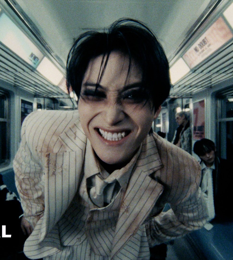 Qual poderia ser o contexto desse visual? O ian tem uma lore do krl em q nada é por simples estética.
Esse plágio descarado de empresas maiores q a dpr passando a arte do Ian pelo rolo compressor comercial só pra vender mais música genérica é nojento, revoltante