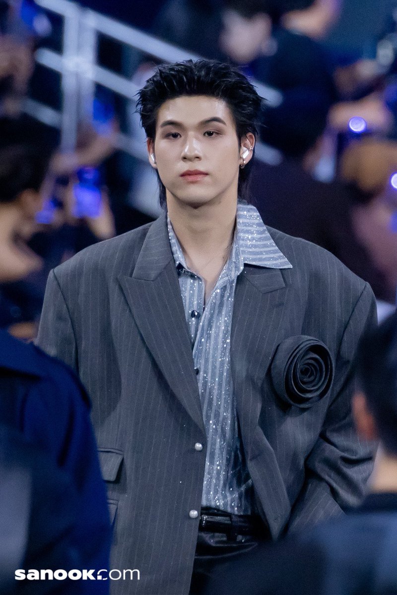 หล่อมากกก นายแบบรันเวย์มาเอง

SKYNANI BEYOND ON GALAXY

#GalaxyS26Ultra 
#GalaxyxSkyNani
#skywongravee