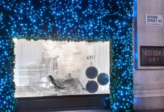 Feonic's tweet photo. Selfridges turned its Oxford Street Christmas windows into a giant music box.

Feonic drives behind the glass let each window play independently. No speakers. No clutter.

Seasonal theatre that keeps the display intact.

#RetailMarketing #RetailTech #RetailInnovation https://t.co/lBlYIWk9rk