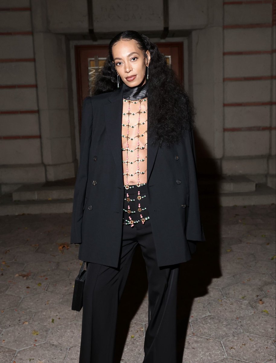 solange hourly tweet media