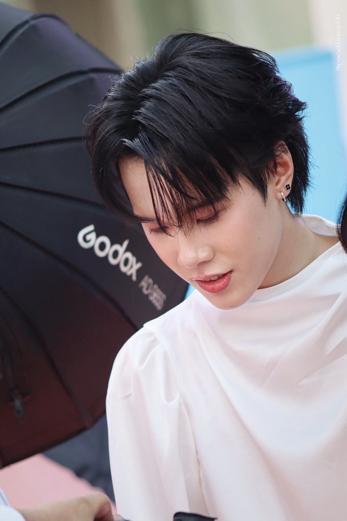 จะโตไปเป็นดอกไฮเดรนเยีย tweet media