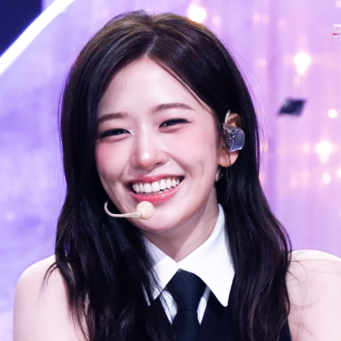 로그 tweet media