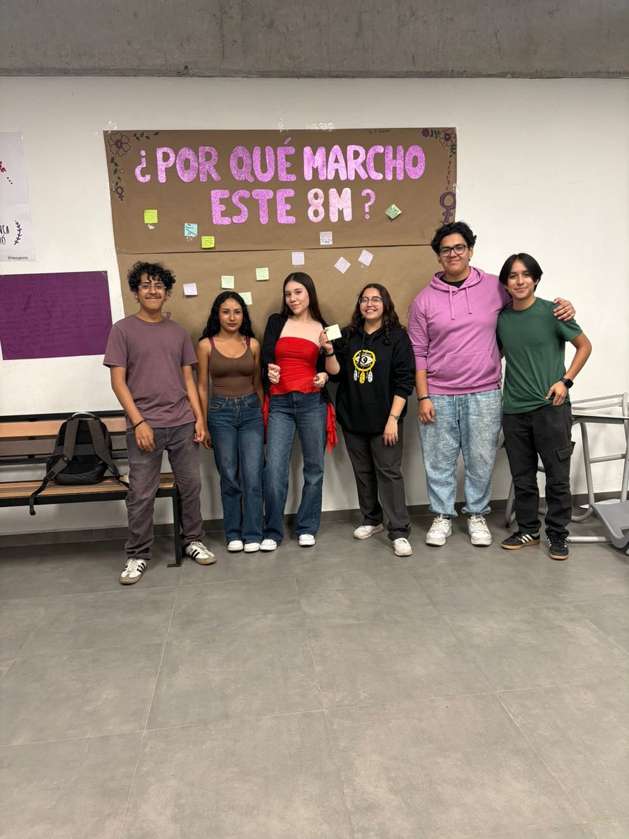 LaCm93's tweet photo. Como maestro en derechos humanos no existe mayor satisfacción que tus alumnos participen de forma activa en la lucha de estos derechos!! @udg_oficial https://t.co/VESdNdbCT7