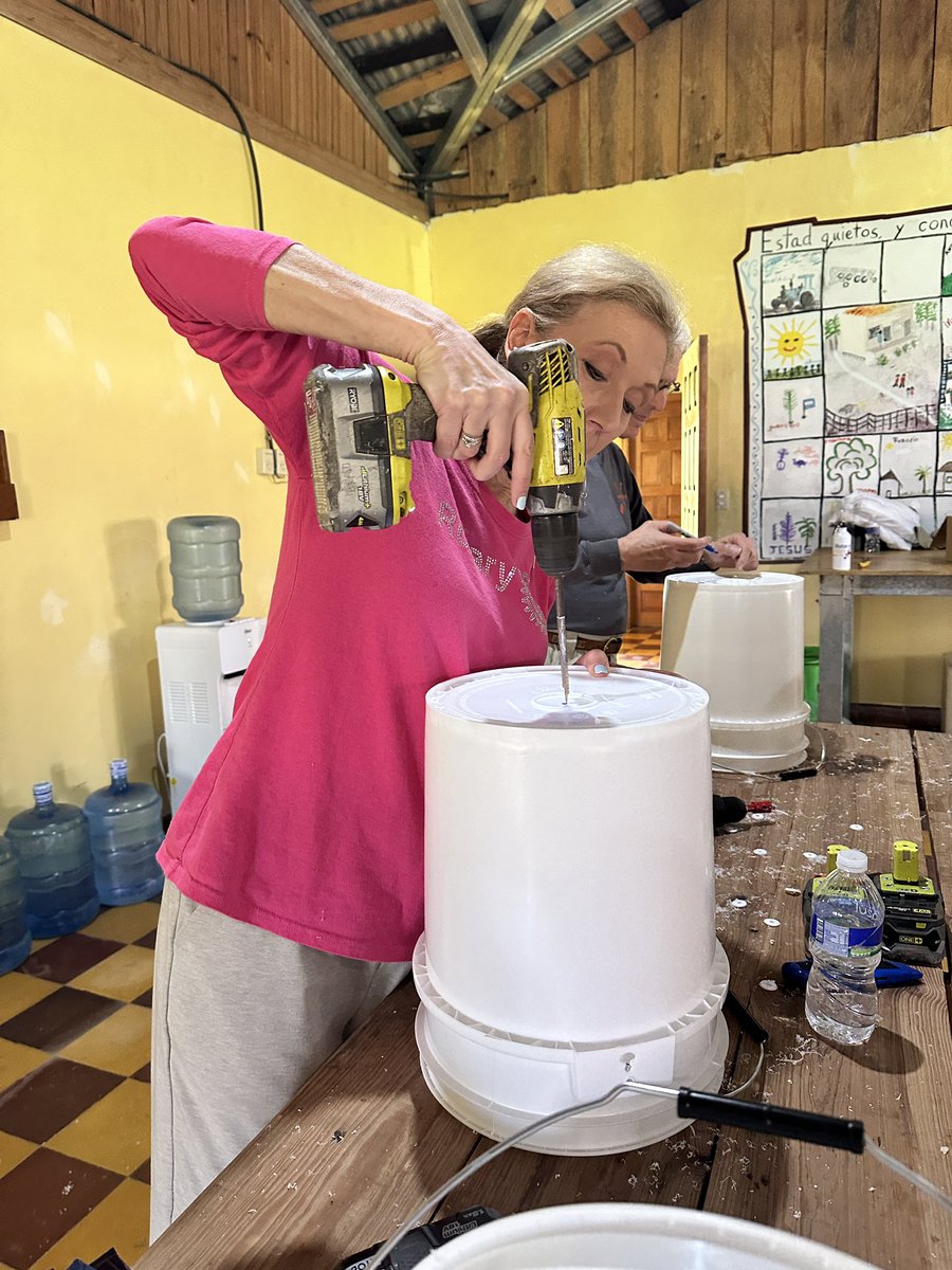 TiffanyErvin's tweet photo. Great start to my week in Honduras building and delivering water filters to families in the Agalta Valley! #RotaryGeek #tiffanystravels #adventureinservice @Rotary @CartFund #serviceaboveselfie https://t.co/M05Yu9s5qL
