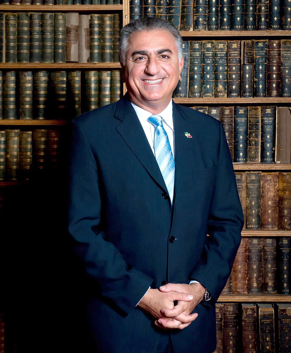 BellAaKia's tweet photo. #KingRezaPahlavi is Iranian’s only choice for the leadership 🤍

#RezaPahlavi 
#RezaPahlaviForIran https://t.co/wnLDjTDHrn
