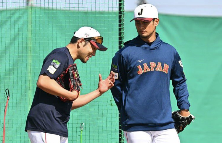 ダルビッシュ有 選手のユニフォームがベンチに😭 今日の勝利に喜ん