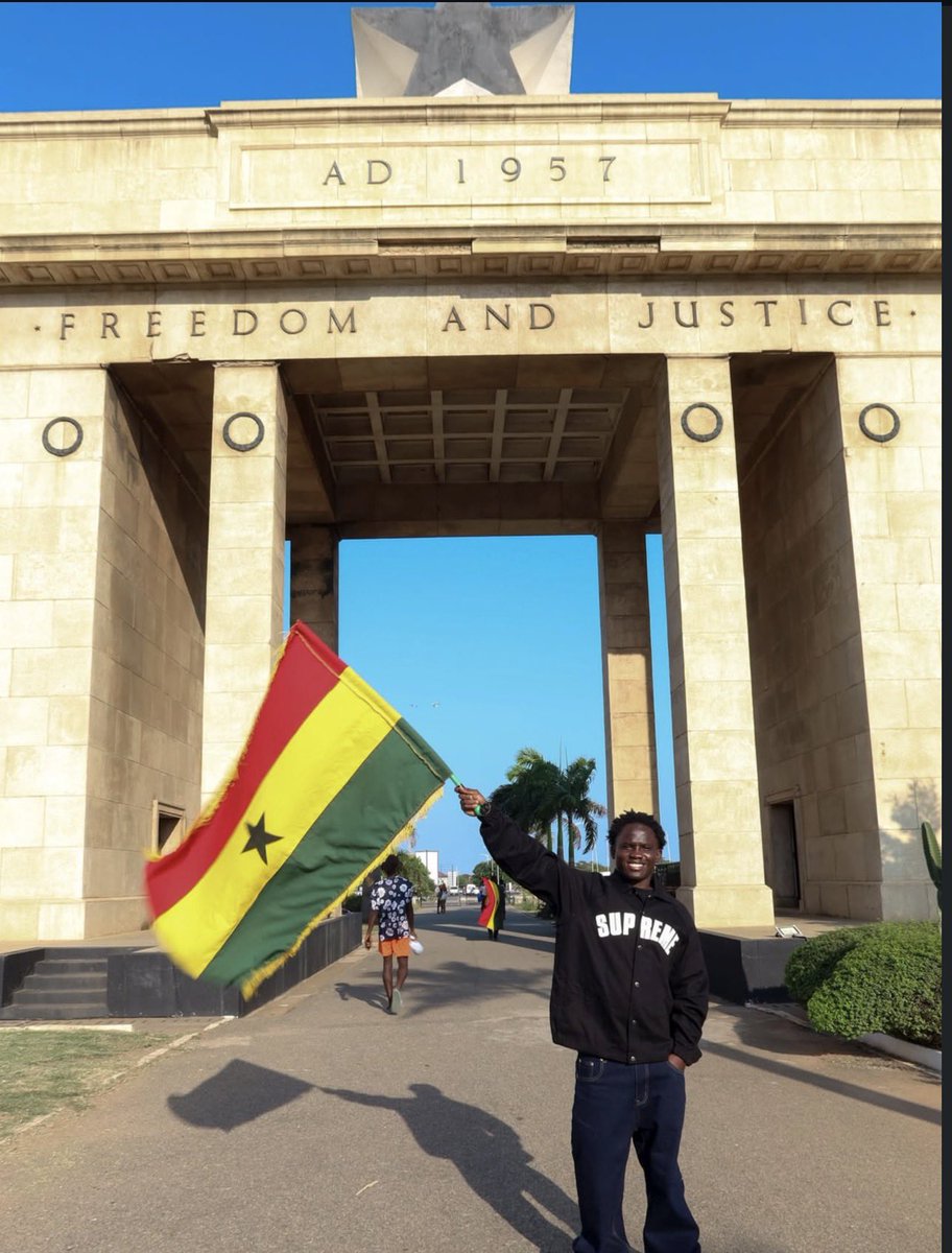 I know say una go dey wonder why I black like this ! Na because say GHANA my second home…..
HAPPY INDEPENDENCE DAY GHANA ! 🇬🇭