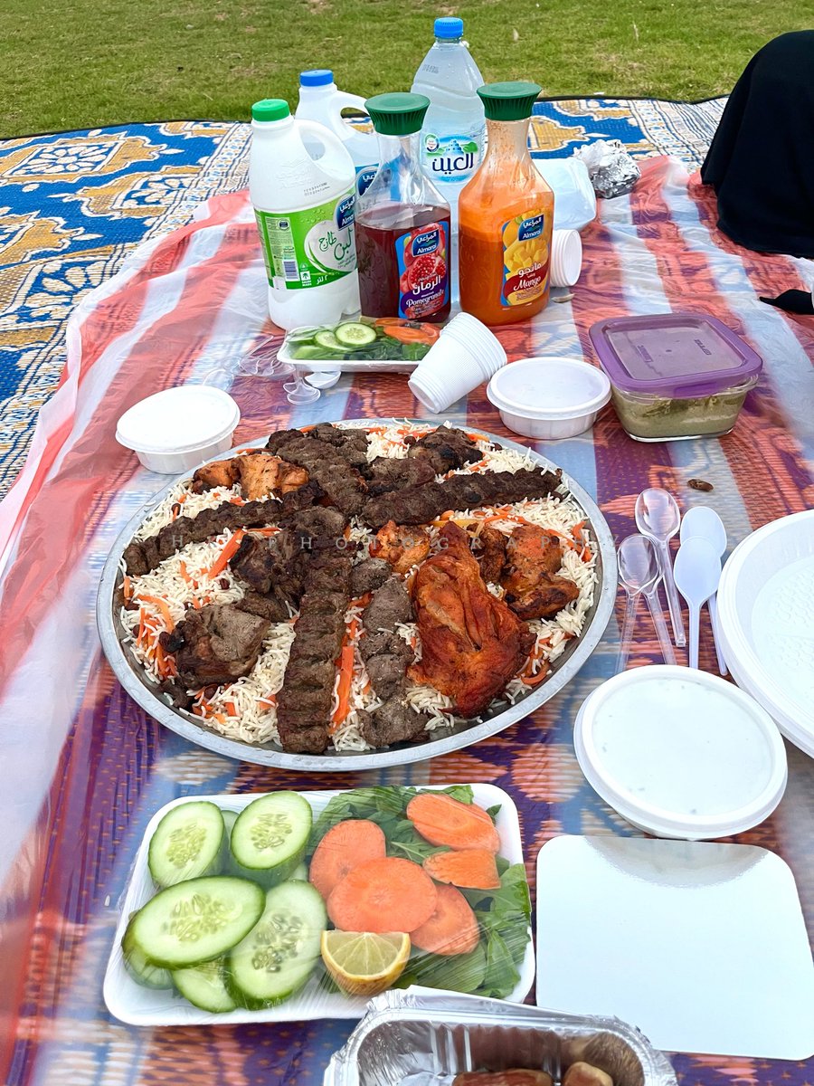 im_hikmat's tweet photo. Iftar in Open Air .. 🥰🍀
#Peace #LongLiveUAE 🇦🇪 https://t.co/HUaalCrKP5