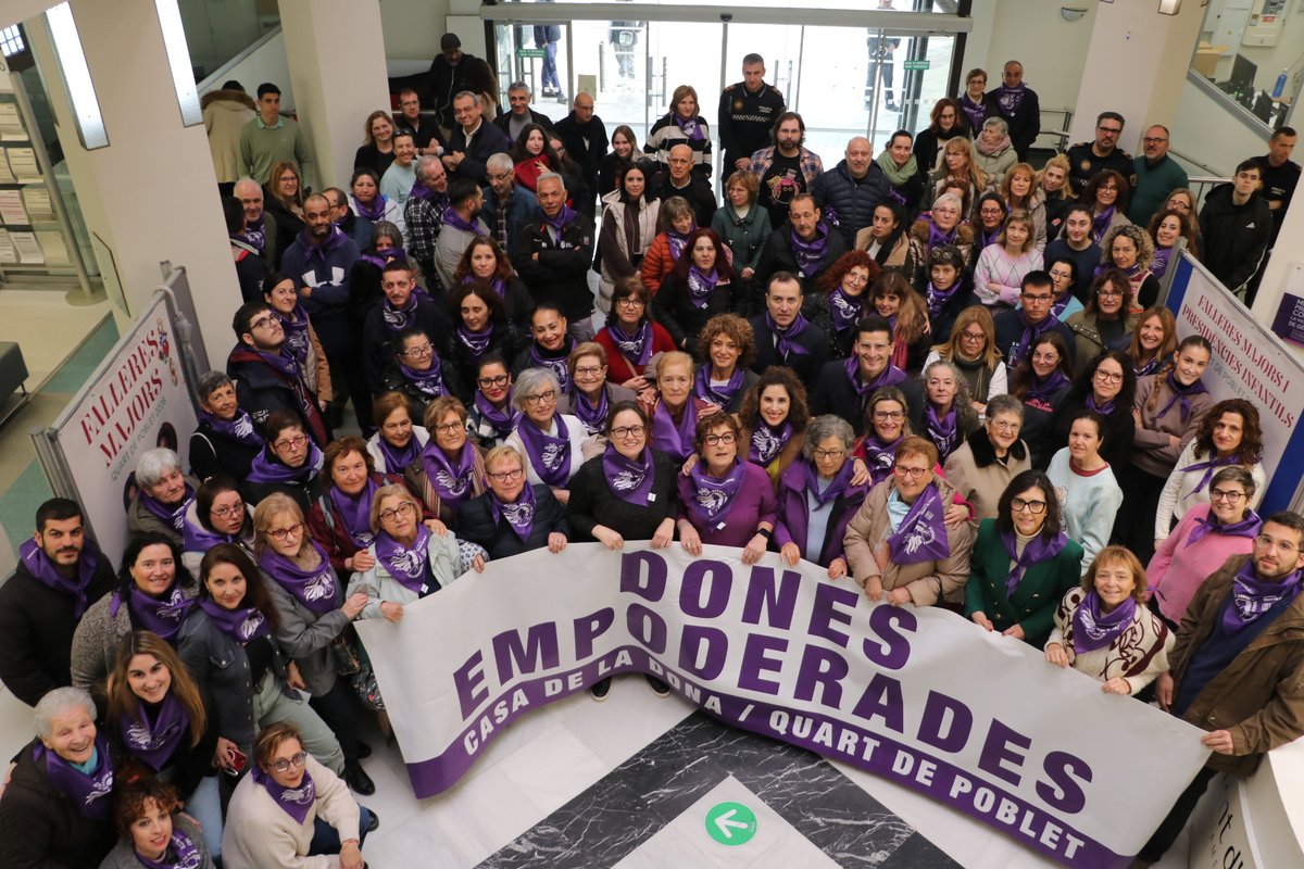 quartdepoblet's tweet photo. 💜💪 Este migdia hem celebrat a l'Ajuntament de Quart de Poblet l'acte institucional amb motiu del Dia Internacional de les Dones, en el qual s'ha llegit el manifest pel #8M en una trobada amb la ciutadania per a reivindicar la igualtat.

#QuartdePoblet https://t.co/udaDZu6z3s
