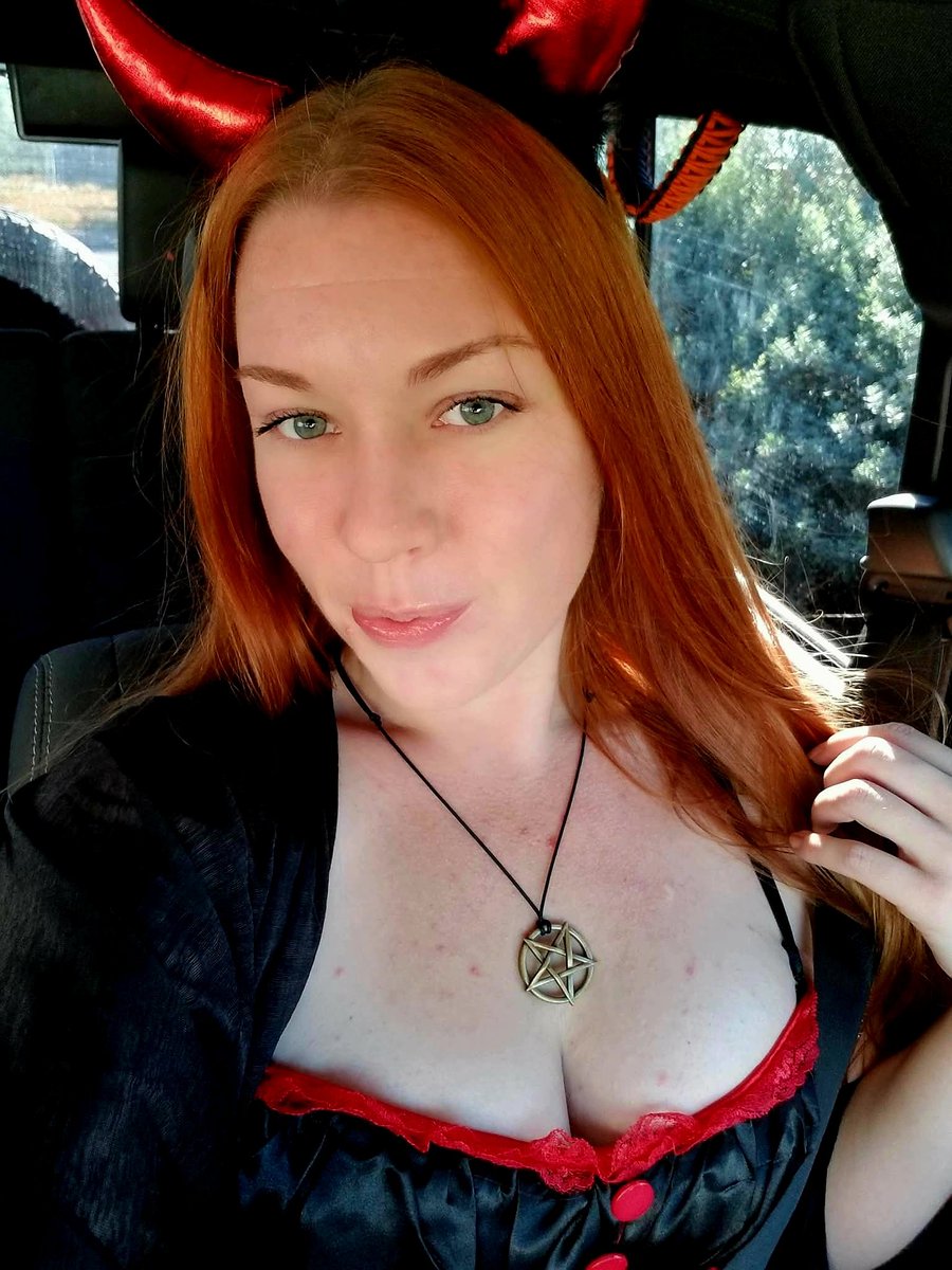Savannah Bathory (@crazyleobitch) on Twitter photo 
