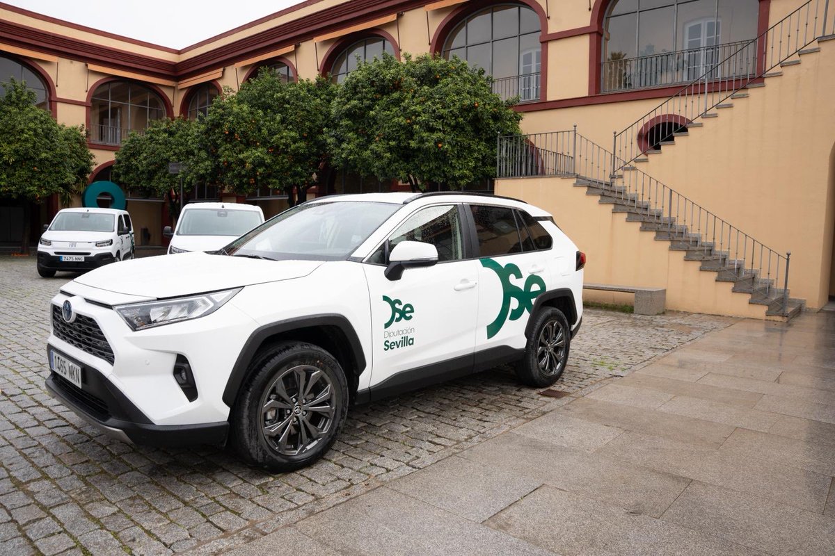 Presentamos la nueva flota de la <a href="/DIPUSEVI/">Diputación de Sevilla</a> con 64 nuevos vehículos y una inversión de 1,8 millones de euros. 

Modernizamos nuestros recursos para reforzar el apoyo a los ayuntamientos y garantizar servicios públicos más eficaces y cercanos en cada municipio de la provincia.