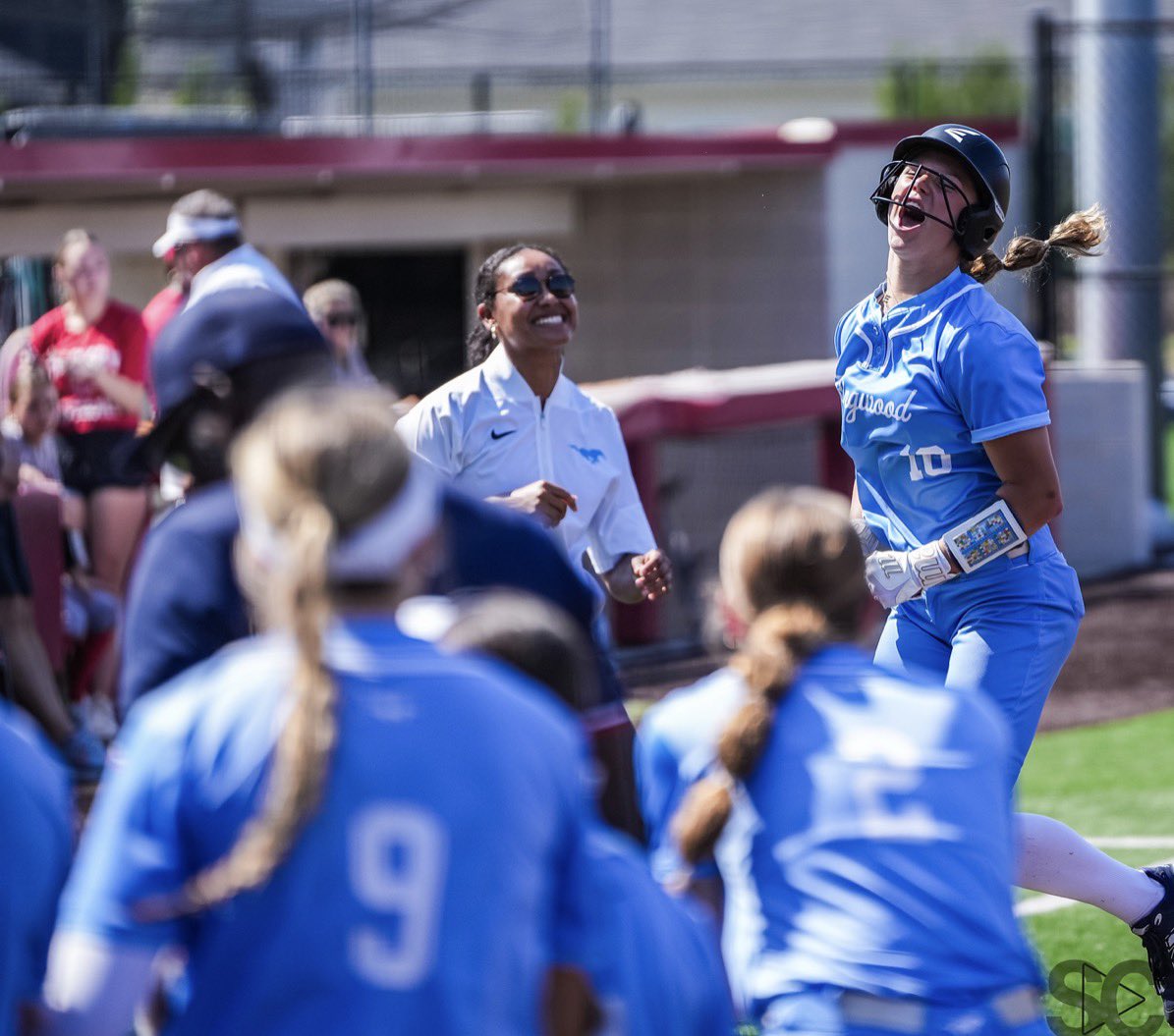 Ella McConnell tweet media