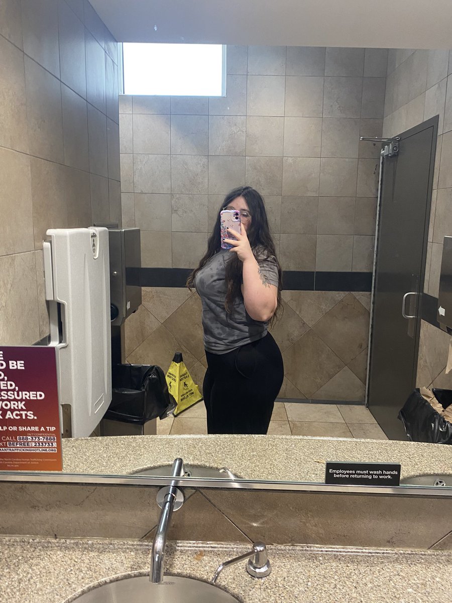 MThickyThoughts's tweet photo. On a road trip so everytime I stop I’m taking a pic and posting just for the hell of it 🤭 https://t.co/gziuBsql4W