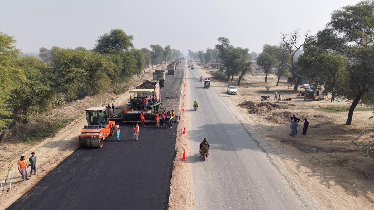 cwdpunjab's tweet photo. #سڑکیں_بحال_پنجاب_خوشحال
Under Chief Minister Punjab @MaryamNSharif Roads Restoration Program, Construction of 𝗔𝗱𝗱𝗶𝘁𝗶𝗼𝗻𝗮𝗹 𝗖𝗮𝗿𝗿𝗶𝗮𝗴𝗲𝘄𝗮𝘆 𝗠𝘂𝗹𝘁𝗮𝗻 𝗩𝗲𝗵𝗮𝗿𝗶 𝗥𝗼𝗮𝗱 (𝗹𝗲𝗻𝗴𝘁𝗵 𝟗𝟑.𝟓𝟎 𝐤𝐦) in District #Vehari
#Roadsrestorationprogram #PunjabDevelopment #punjabprogress #BuildingRoads #Vehari #Multan