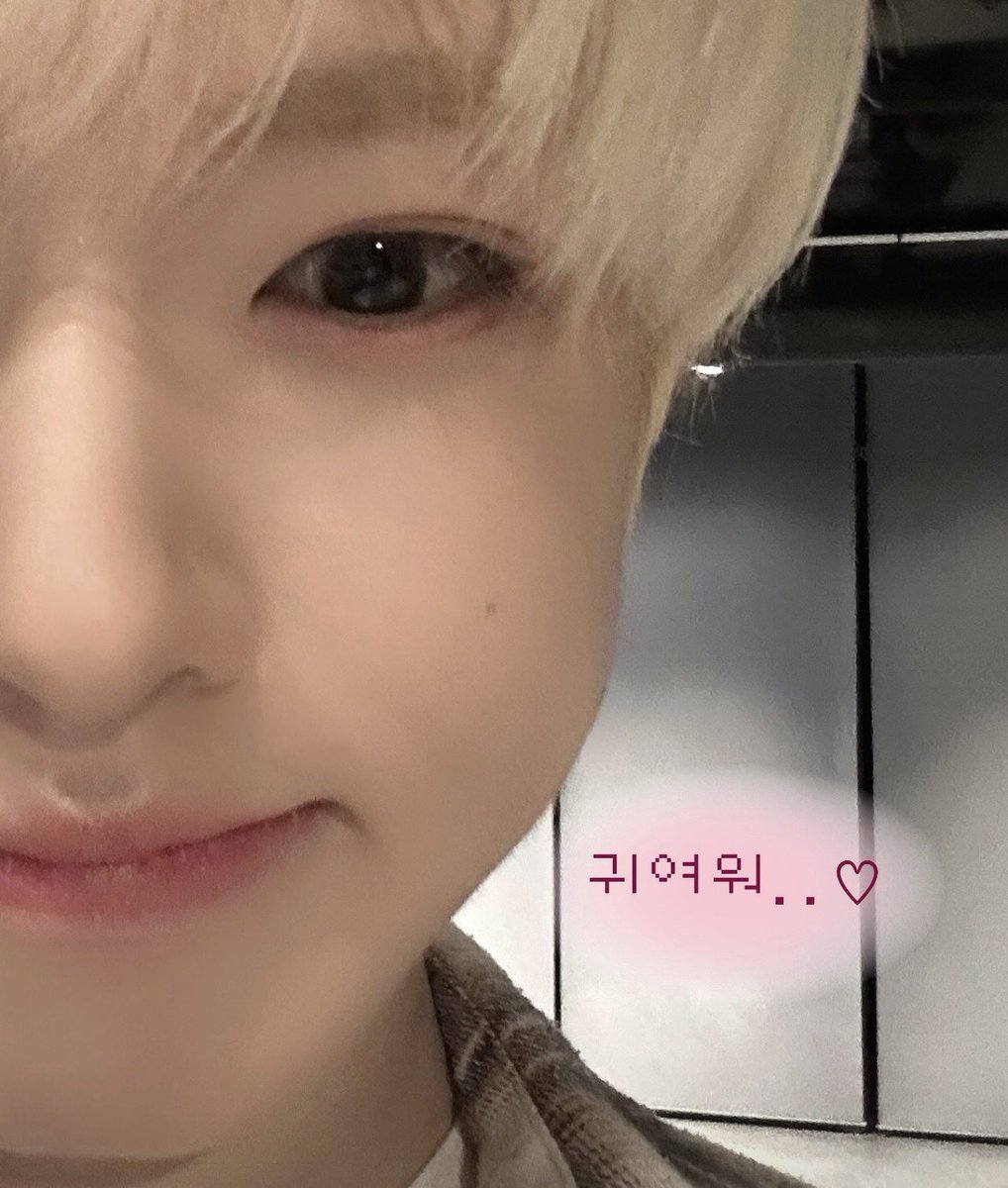 WISHlYOU's tweet photo. 사쿠 말랑 볼살 생존신고 https://t.co/YgSjRwUnbU