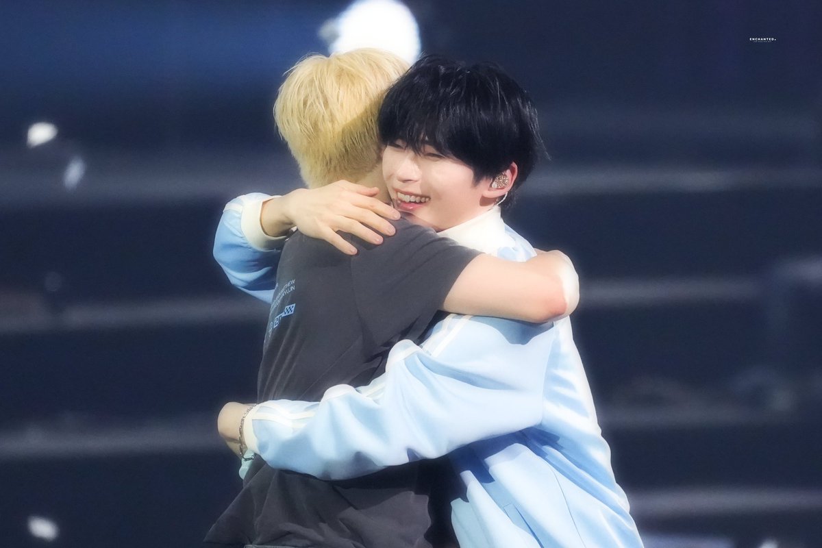 HUG
#즁빈 #ジウビン #woongsungz