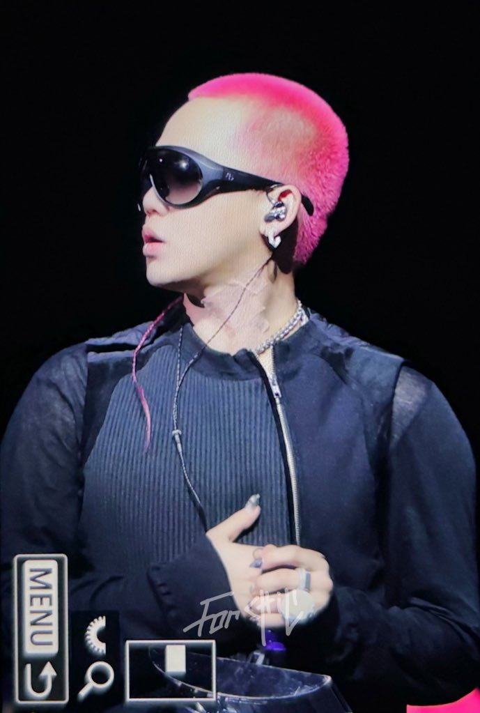 for choi hyunsuk 💜🦔 tweet media