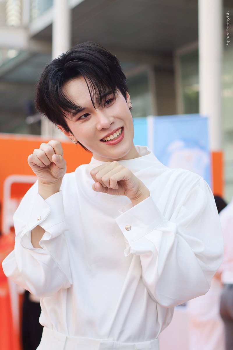 จะโตไปเป็นดอกไฮเดรนเยีย tweet media