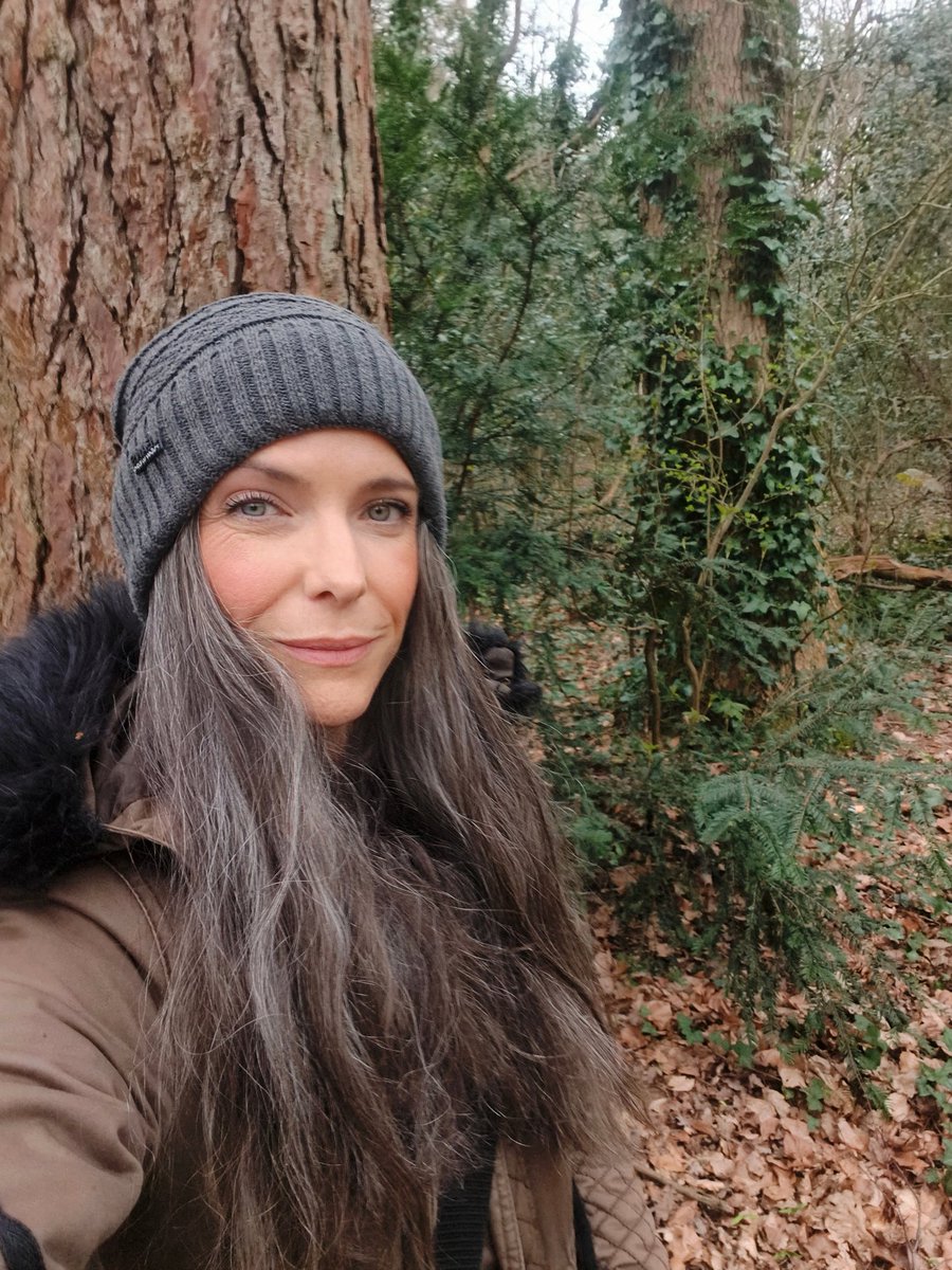 LadyGrace27's tweet image. Trail beneath my feet, fresh life around me… the woods have a way of reminding you that growth is always happening...🌿

#FridayVibes #FridayMotivation 
#woods #trails #nature #NatureLovers #growth