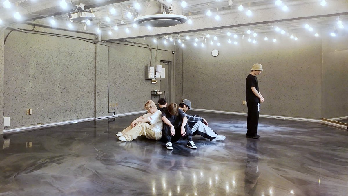 [🎥]

OX:N (오엑스엔) | ‘SWIRKY', 'LOVE+' Dance Practice Behind

🔗 youtu.be/bwqoiqBE1g0

#OX_N #오엑스엔 #OMEGA_X #오메가엑스