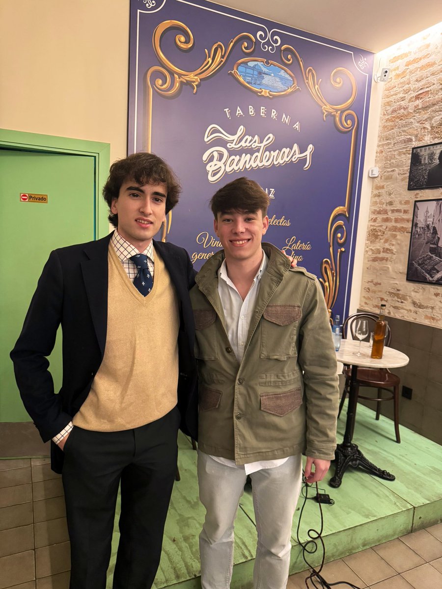 SemanaMayorCSR's tweet photo. 🔴🔴🔴Vuelven las jornadas cofrades en Las Banderas. Nuestro colaborador @_feerpeerez dirigió la mesa redonda sobre el análisis previo de la Semana Santa 2026 en Cádiz. https://t.co/2Rcm3tVIFC