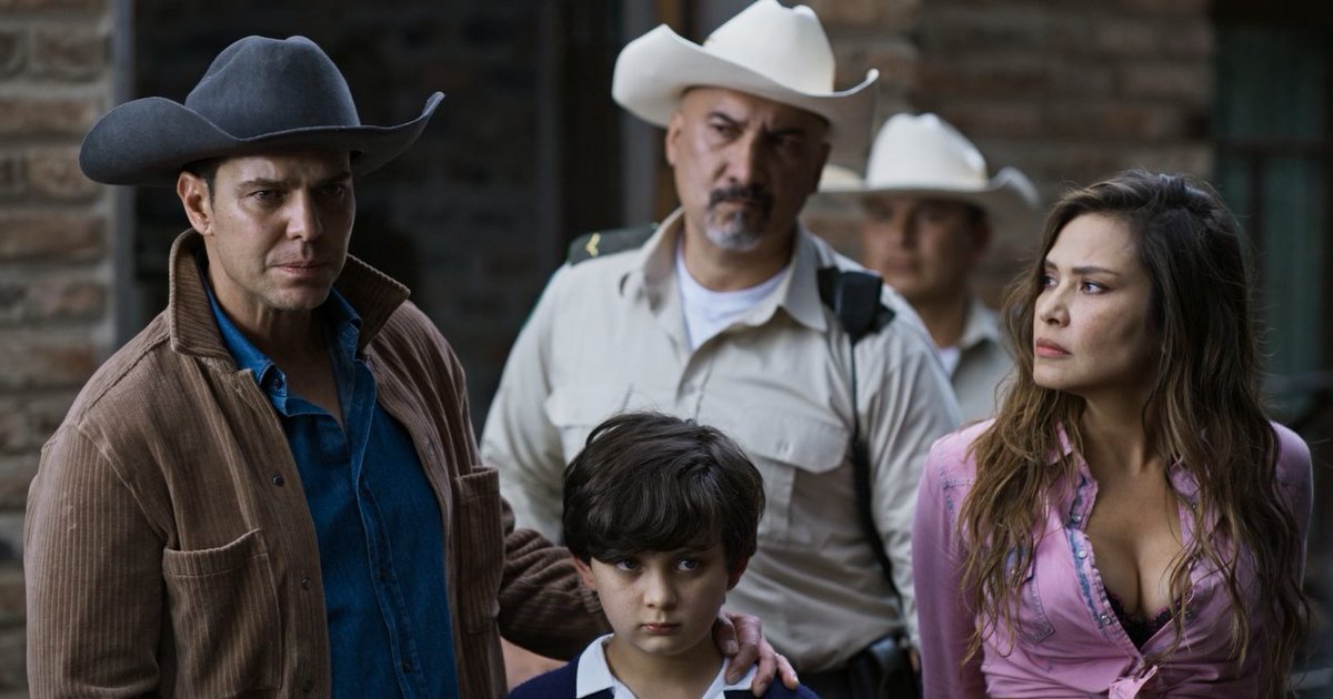 PasdeGavilanes's tweet photo. #PasiónDeGavilanes2 #PDG51 Romina anuncia ante todos que Óscar es el padre de Duván. https://t.co/X6ZpXWOFBQ