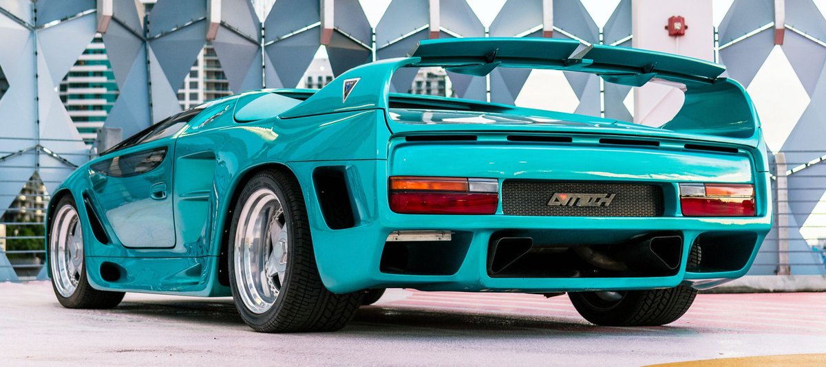 Retromania4ever's tweet image. 1992 #Vector AWX3 #Prototype.  Powered by a proprietary 7.0 litre DOHC V8 engine.