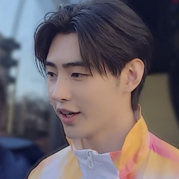 嘴一直歪歪的萌得心脏喷血。。