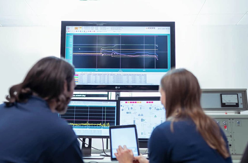 Gradcracker tweet media