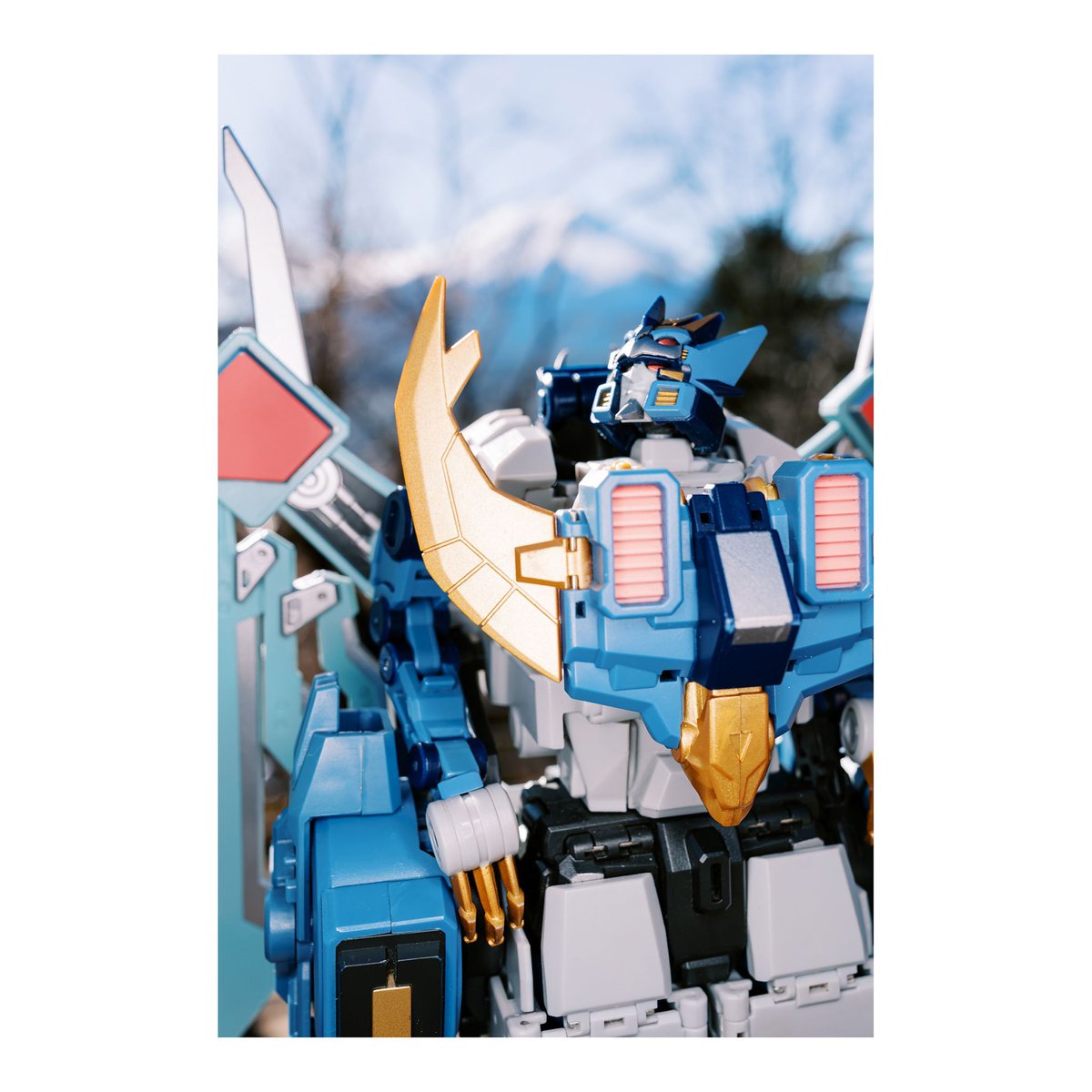 MagnusLabel's tweet photo. “Dez a touch of fantasy in Mt Fuji”
#SonyA7R3 #TamronF053
#Transformers #トランスフォーマー #Deathsaurus #デスザラス #MastermindCreations #DZef #3rdPartyTransformers #VisitJapanHKNow #お昼休みに一枚だけTF玩具写真を貼ろう #Maccadam #MagnusLabel https://t.co/LX1HfyGl40