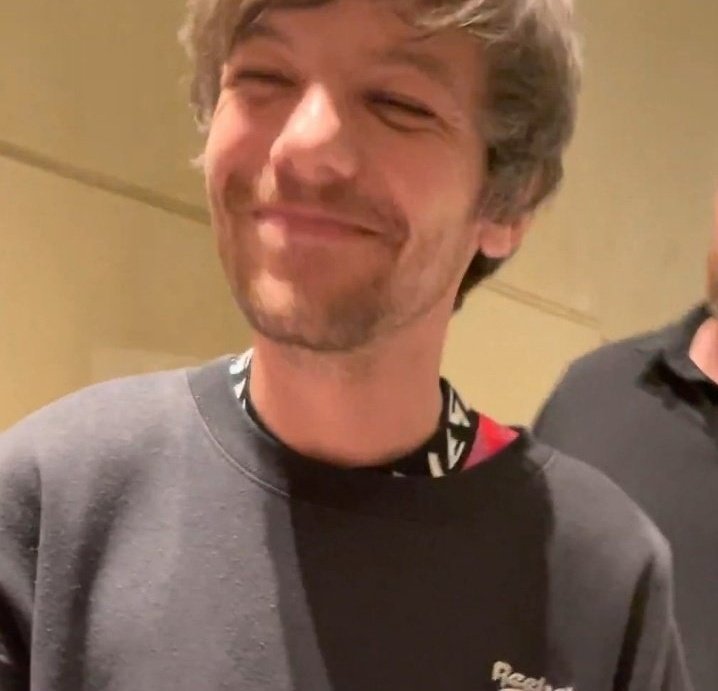 loverchiefs87's tweet image. escutando "taste back"

eu automaticamente: