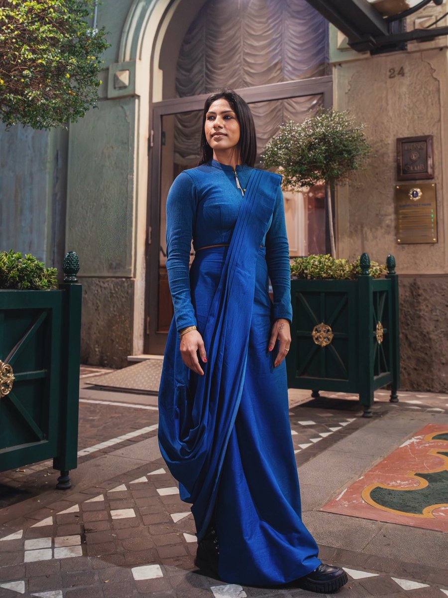 IamBhavaniDevi's tweet image. Blue is the color of the season.💙

#saree #denim #outfitoftheday #fashion