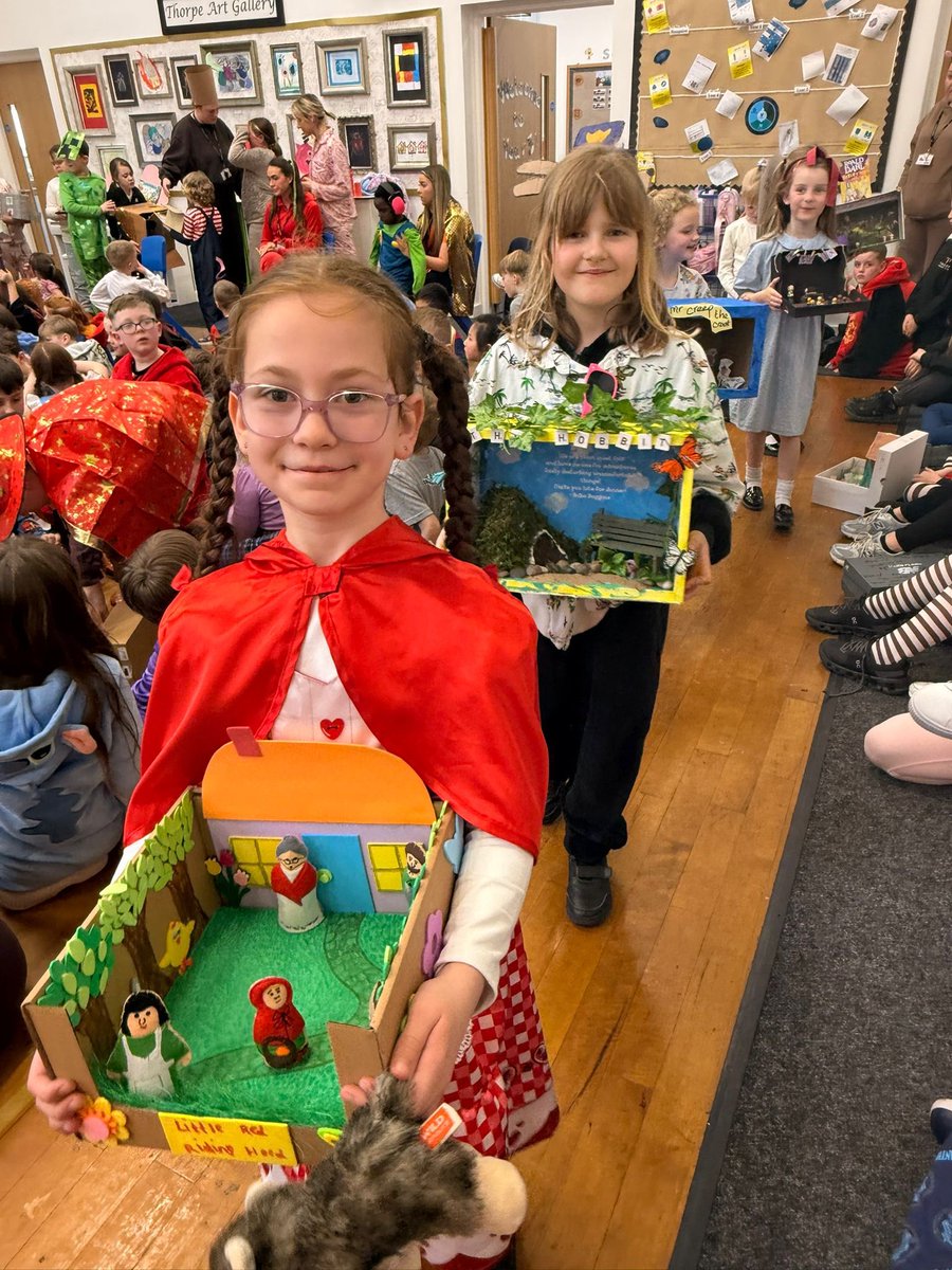 ThorpeBradford's tweet image. So many fantastic entries to our story in a box competition! Come to our library to see them when you are next at school. Well done to everyone who took part @CATAcademyTrust #CarltonCurriculum #WeLoveReading