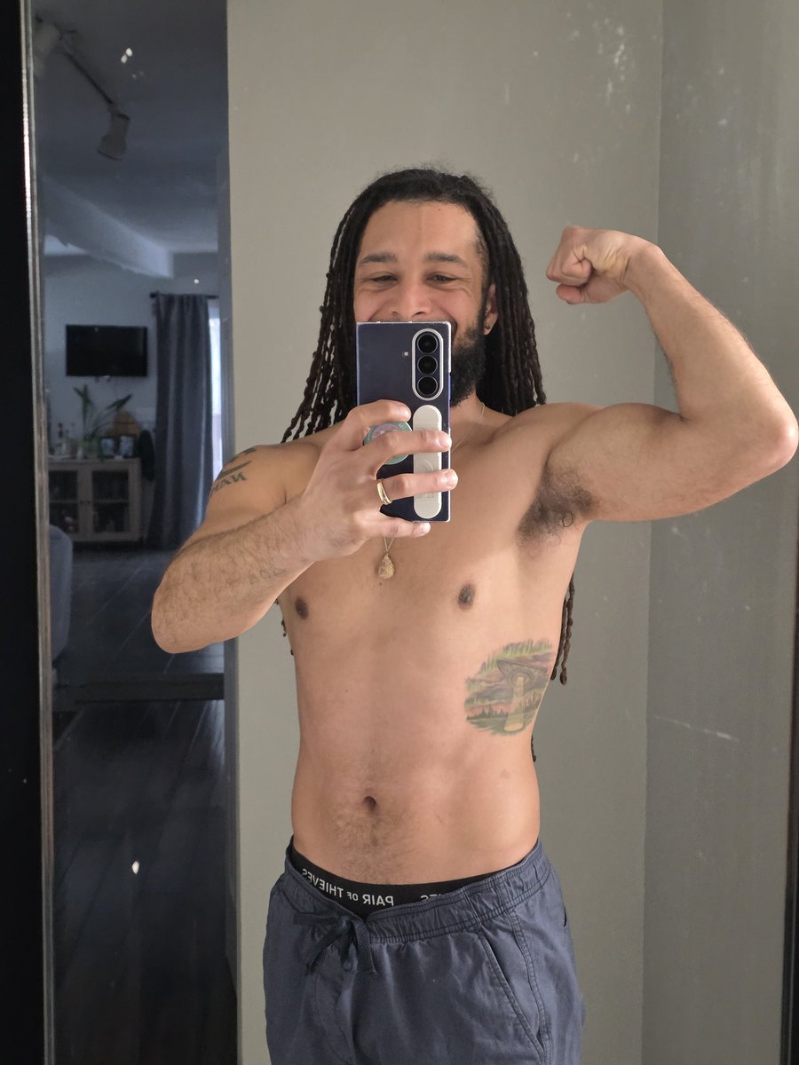 James (Posted) 🛸 tweet media